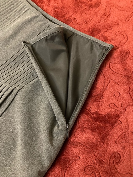 Worthington Gray Pleated A-Line Skirt Lined Side Zip Sz 10 - Picture 4 of 6